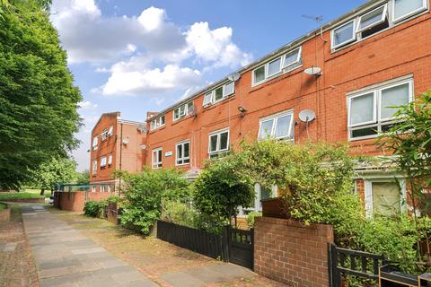 57 Hooks Close, London, SE15 2TP