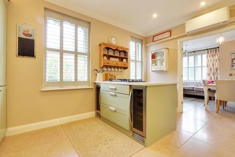 2 Hambledon Way, Sherfield On Loddon, Hook, RG27 0SB