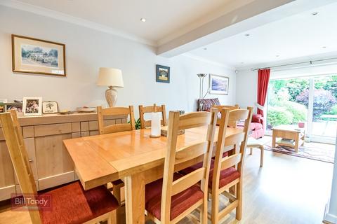 21 Yew Tree Avenue, Lichfield, WS14 9UA