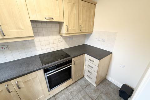 2 bedroom flat to rent, Peterhouse Close, PETERBOROUGH PE3