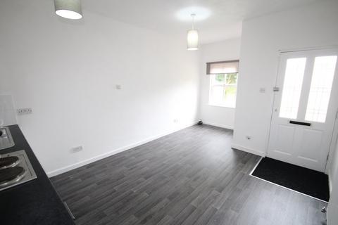 1 bedroom ground floor flat to rent, Luton House, 11 North Square, NEWPORT PAGNELL, MK16