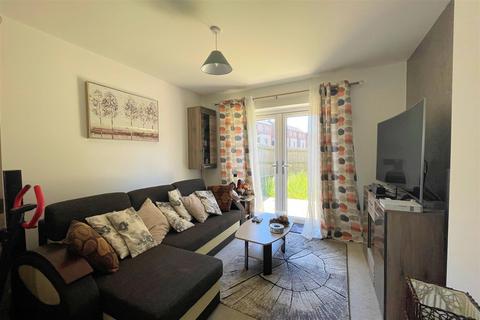 4 bedroom detached house to rent, Jelley Way, Woking, Surrey, GU22