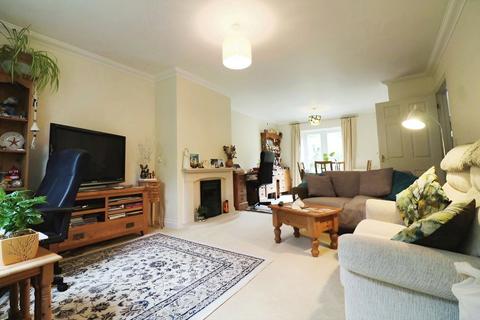 4 bedroom semi-detached house for sale, Avenue Road, Wymondham, Norfolk, NR18