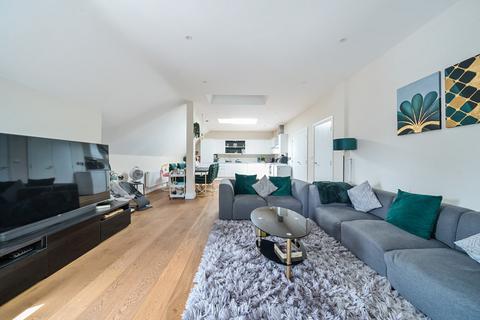 2 bedroom apartment for sale, Rickmansworth Road, Harefield, Uxbridge