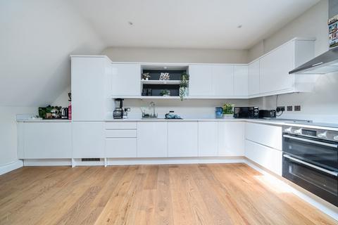 Flat 3, 3 Rickmansworth Road, Harefield, Uxbridge, UB9 6JY