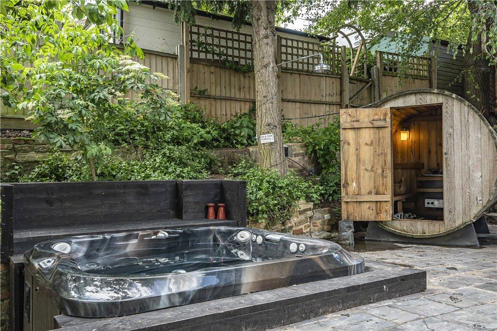 Hottub