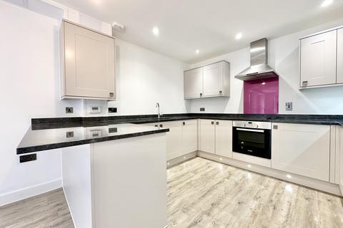 3 bedroom apartment for sale, Beaufoys Avenue, Ferndown BH22