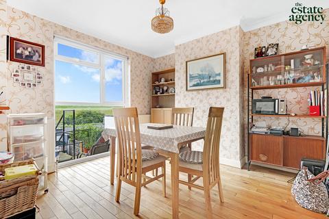 203 Waltham Way, London, E4 8AG