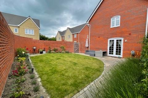 3 bedroom detached house to rent, Sedge Smith Way, Wantage, OX12