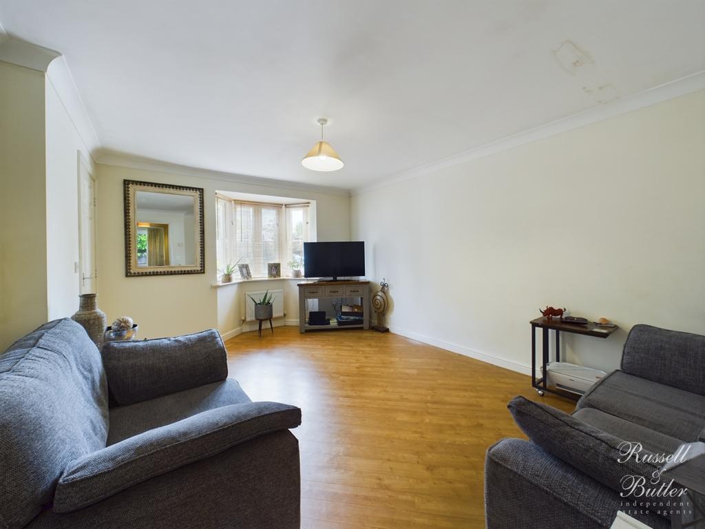 Alchester Court, Towcester... 3 bed terraced house to rent £1,485 pcm