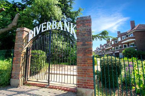 64, Riverbank Laleham Road, Staines-upon-thames, TW18 2QF