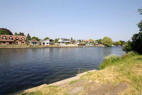 64, Riverbank Laleham Road, Staines-upon-thames, TW18 2QF