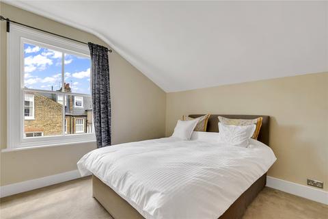 3 bedroom apartment to rent, Kyrle Road, London, SW11