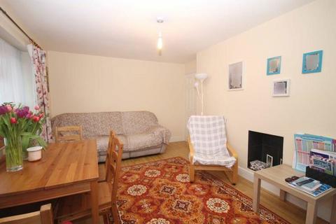 2 bedroom flat for sale, Evesham Close, Greenford, London, UB6 9TF