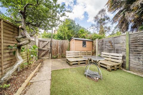 65 Quicks Road, London, SW19 1EX
