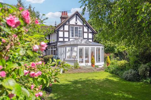 Jemima Cottage Marlow Road, Bourne End, SL8 5PJ