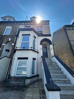 1 bedroom flat to rent, Folkestone Road, Dover, CT17