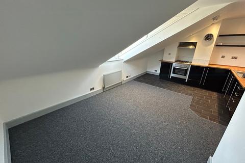 1 bedroom flat to rent, Folkestone Road, Dover, CT17