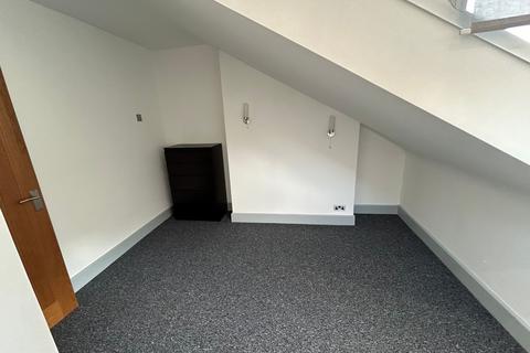 1 bedroom flat to rent, Folkestone Road, Dover, CT17