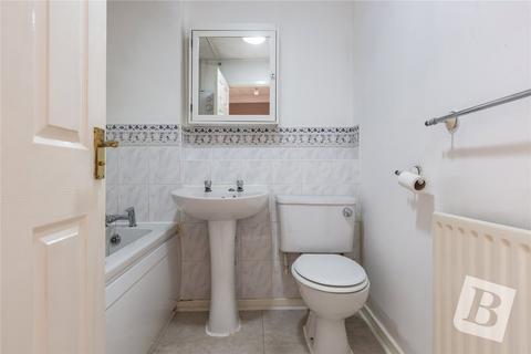 2 bedroom terraced house for sale, Aylesbury Drive, Langdon Hills, SS16