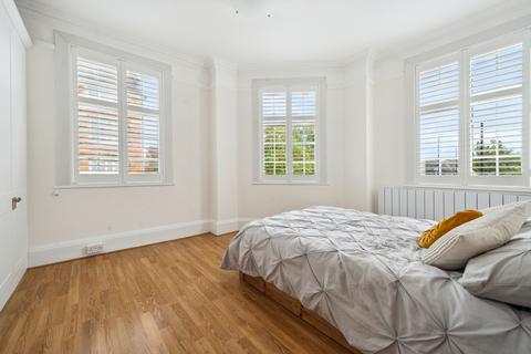 3 bedroom flat to rent, Bedford Corner, South Parade, London
