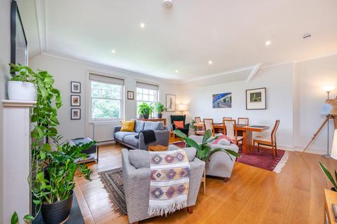 2 bedroom flat for sale, Netherhall Gardens, Hampstead, London