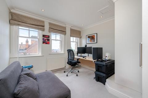 2 bedroom flat for sale, Netherhall Gardens, Hampstead, London