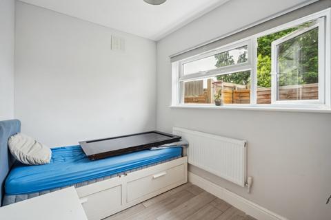 2 bedroom maisonette for sale, Wiltshire Avenue, Slough SL2