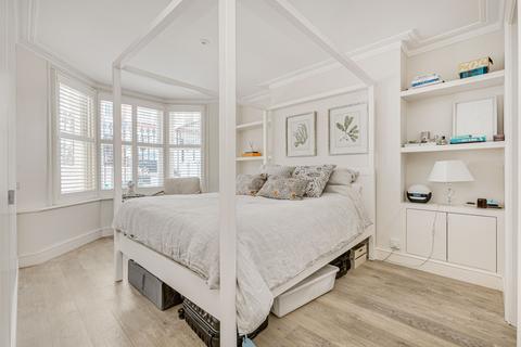 2 bedroom maisonette to rent, Mirabel Road, London