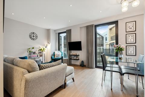 1 bedroom flat for sale, Drapers Yard, London