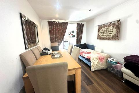 12 Hereford Road, Feltham, TW13 5BT