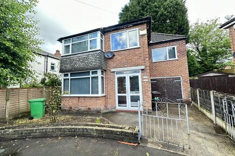 4 bedroom detached house to rent, Park Range, Manchester, M14