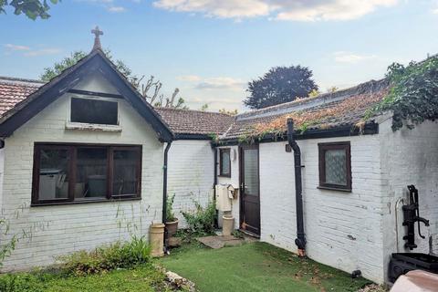 1 bedroom bungalow for sale, 2 Rushams Road, Horsham, West Sussex, RH12 2NT