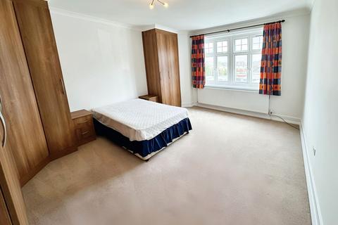 3 bedroom flat to rent, Kenton Road, Harrow, HA3