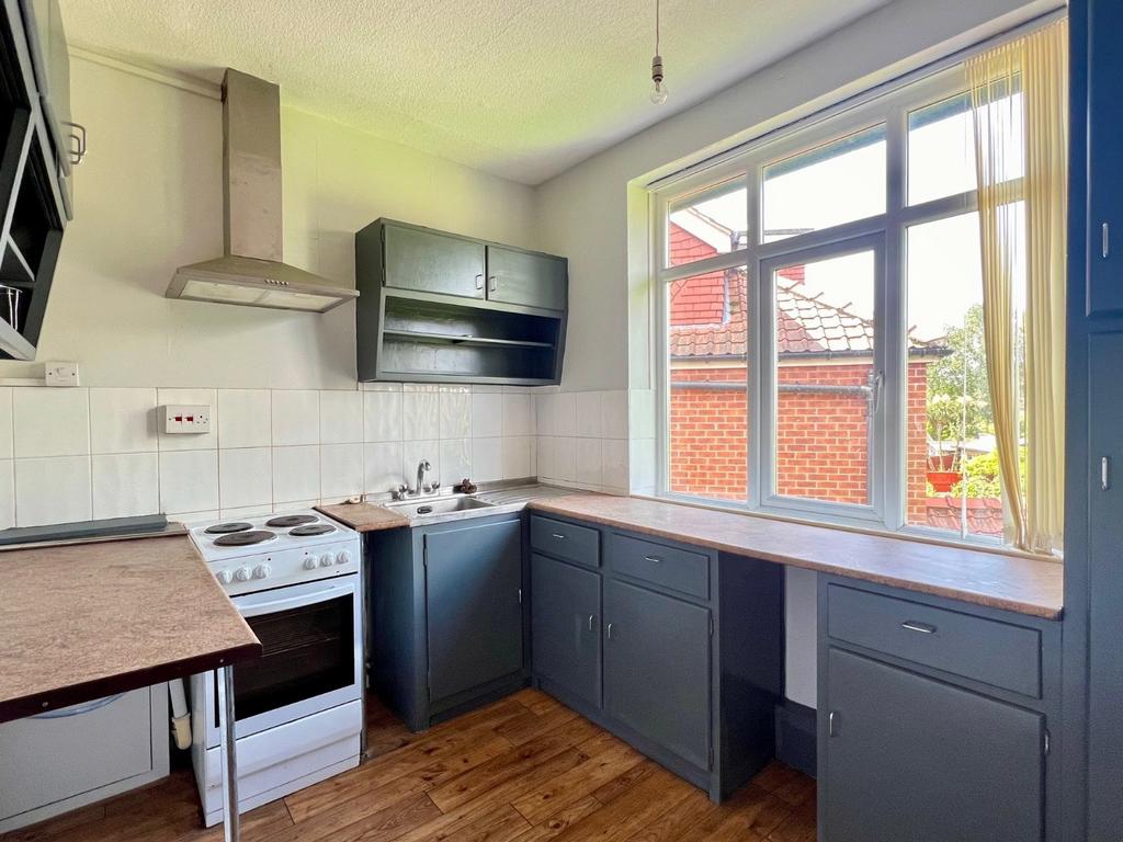 Manor Drive North, York, North... 2 bed flat £895 pcm (£207 pw)