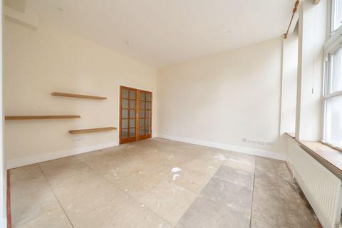 2 bedroom flat for sale, Flat 32, Post Office Square, London Road, Tunbridge Wells, Kent, TN1 1BQ