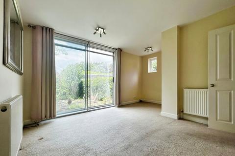 2 bedroom apartment to rent, Montagu Road, Datchet SL3
