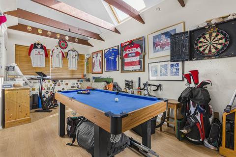 44 Dedmere Road, Marlow, SL7 1PG