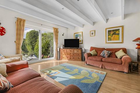 44 Dedmere Road, Marlow, SL7 1PG