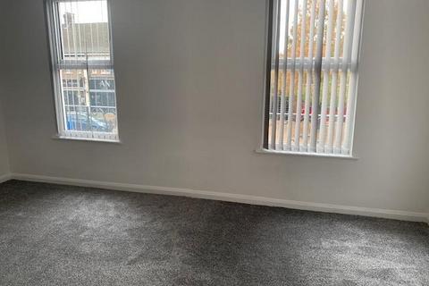 4 bedroom flat to rent, Burnt Oak Broadway, Edgware, HA8 0AS