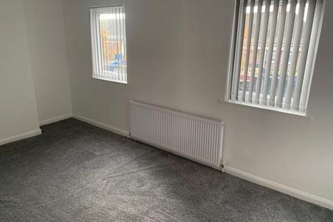4 bedroom flat to rent, Burnt Oak Broadway, Edgware, HA8 0AS