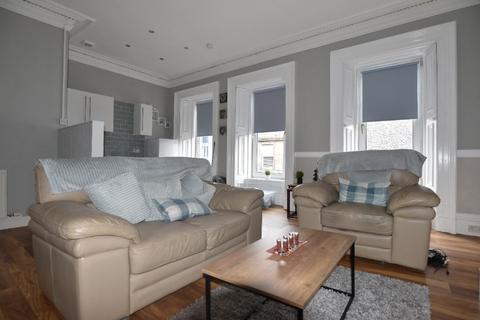 2 bedroom flat to rent, Hopetoun Street, Bathgate, West Lothian, EH48