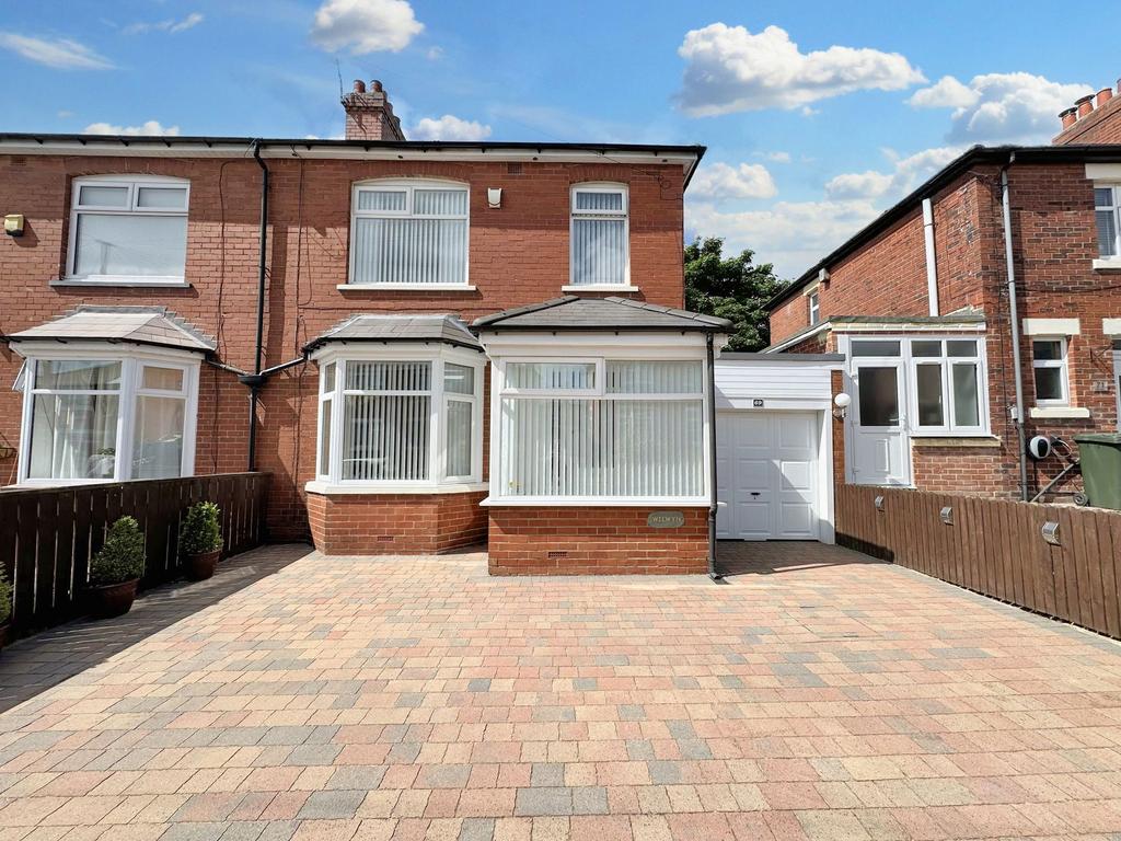 High View, Wallsend, Tyne and Wear... 3 bed semidetached house for
