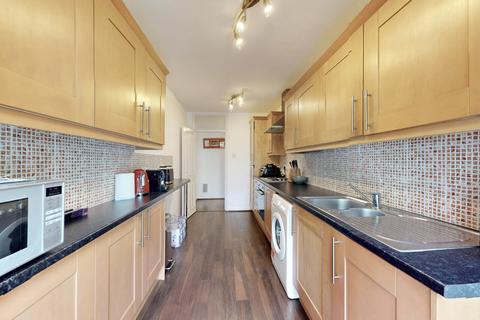 2 bedroom apartment for sale, Queens Court, Finchley Road, St John's Wood, London, NW8