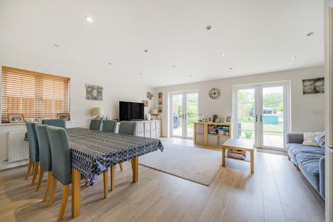 4 bedroom detached house for sale, Swallowfield, Reading RG7