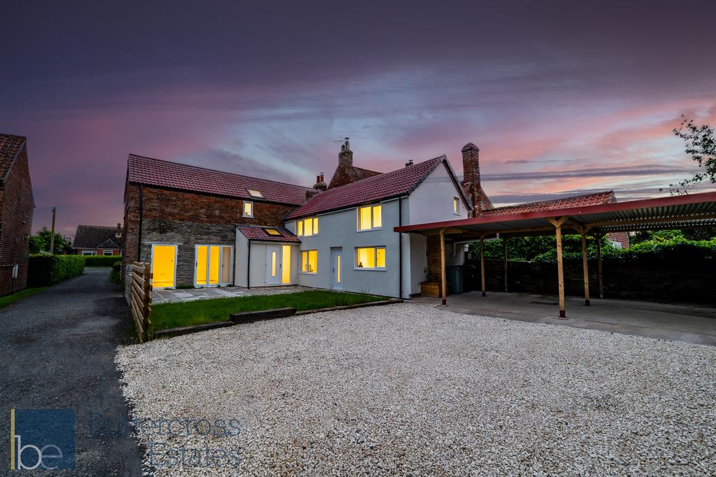 Church Street, Long Bennington 4 bed detached house - £2,500 pcm (£577 pw)