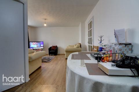 63 Plumtree Close, Dagenham, RM10 8UE
