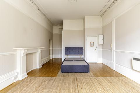 Studio to rent,  Pembridge Villas, London W11