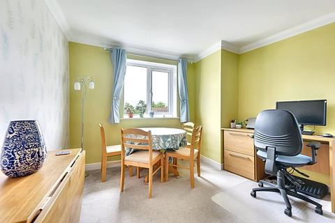 2 bedroom flat for sale, Parkinson Drive, Chelmsford CM1