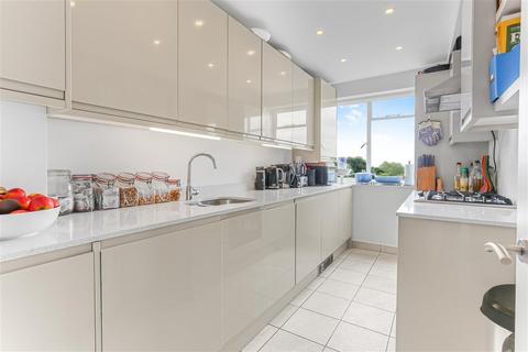 2 bedroom flat for sale, Church Garth, Pemberton Gardens, London